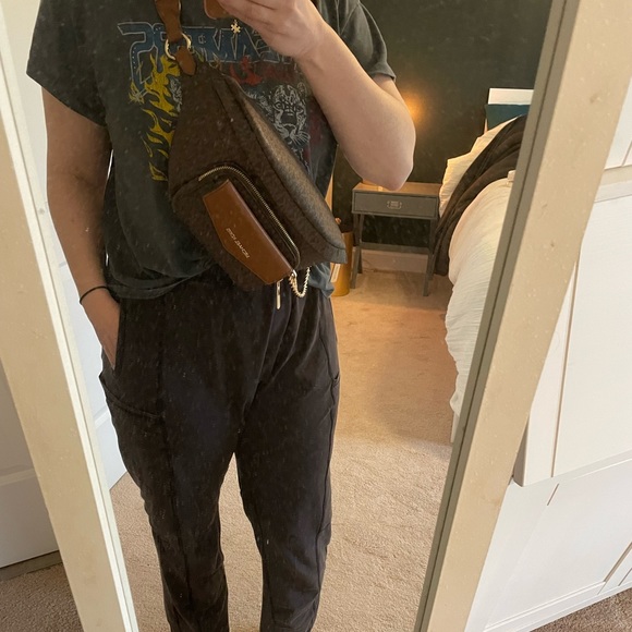 LIKE NEW!! Michael Kors crossbody Fanny pack. Only worn a handful of times. - Picture 11 of 12